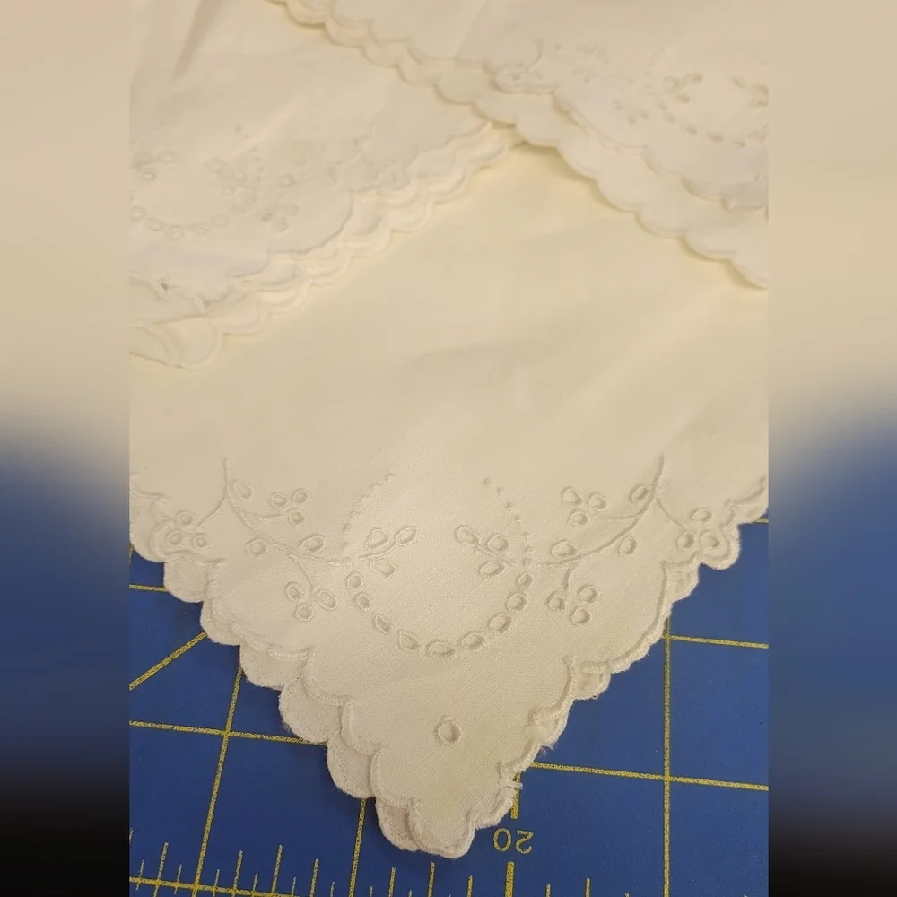 Bundle of 3 Cream Embroidary  Scalloped Handkerchiefs 12